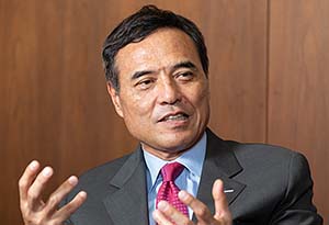 新浪 剛史 氏